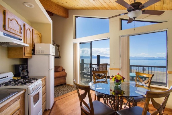 Mourelatos Lakeshore Resort image 26